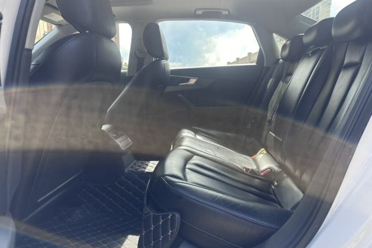 Used Audi A4L 2017 40 TFSI Ambition Edition
