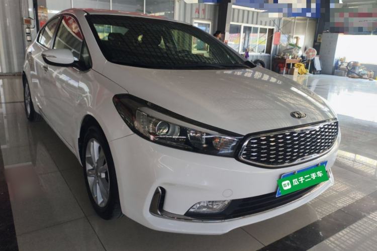 Used Kia K3 2016 1.6L Automatic GLS Front Right 45 Deg