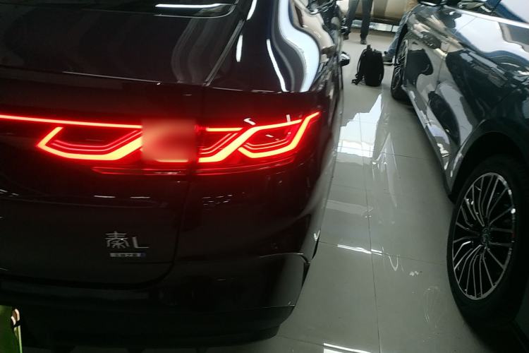 Used BYD Qin L 2025 DM-i Smart Drive 80KM Leading Model
