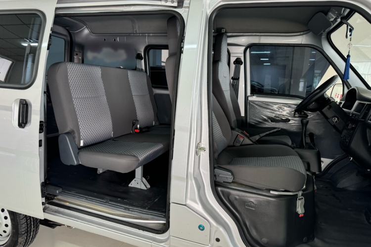 Used Wuling Zhiguang 2023 1.5L Practical Version 5/7 Seats
