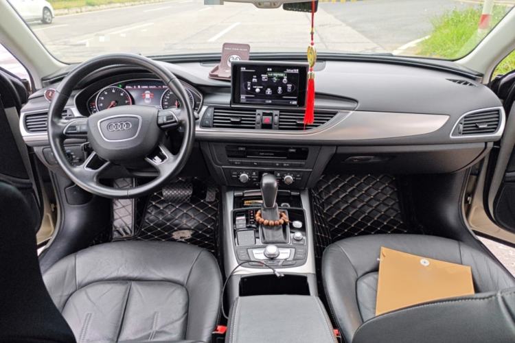 Used Audi A6L 2018 30th Anniversary Edition TFSI Trendy Model Center Console