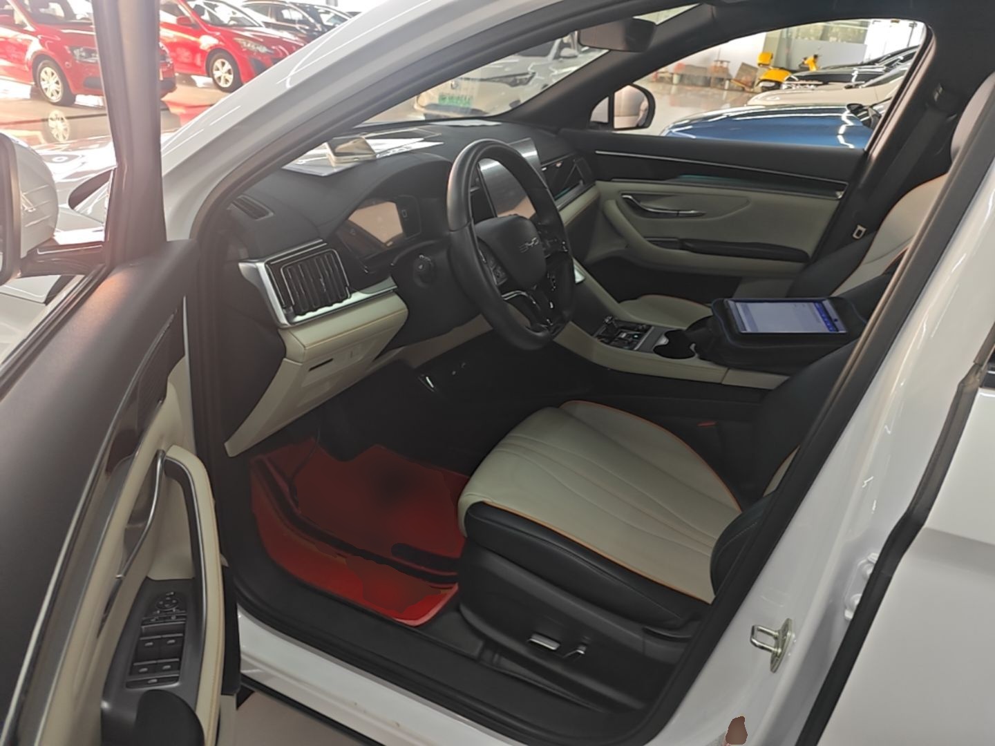 BYD Song PLUS New Energy 2024 HONOR Edition DM-i 110km Flagship Model — снимка 17