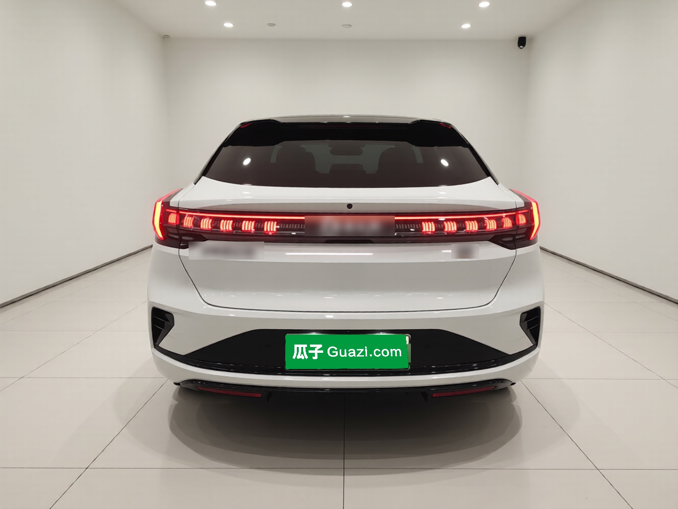 Zeekr 001 2026 95° All-Wheel-Drive Max Edition — снимка 5