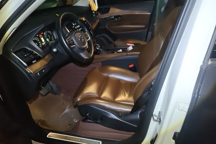 Used Volvo XC90 2019 T6 Zhiya Edition 7-Seater China VI Standard Left Front Seat