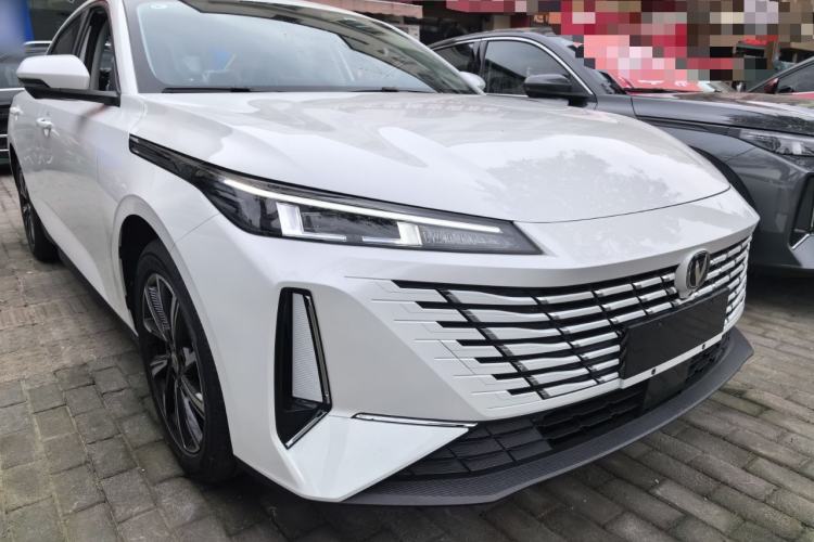 Used CHANGAN Eado 2025 Blue Whale 1.5T 500Bar Prestige Model Front Right 45 Deg