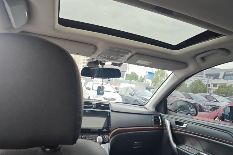 Used Haval H6 2014 Sport Version 1.5T Manual Two-Wheel Drive Elite Edition Headliner