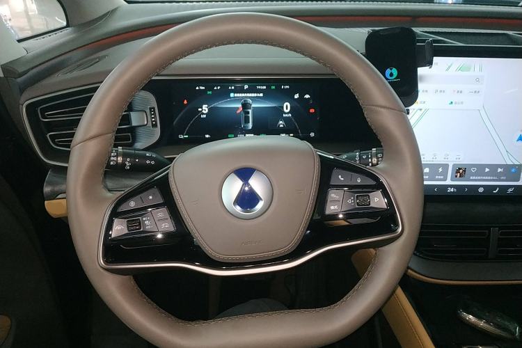 Used Denza D9 2022 DM-i 1040 Prestige Model