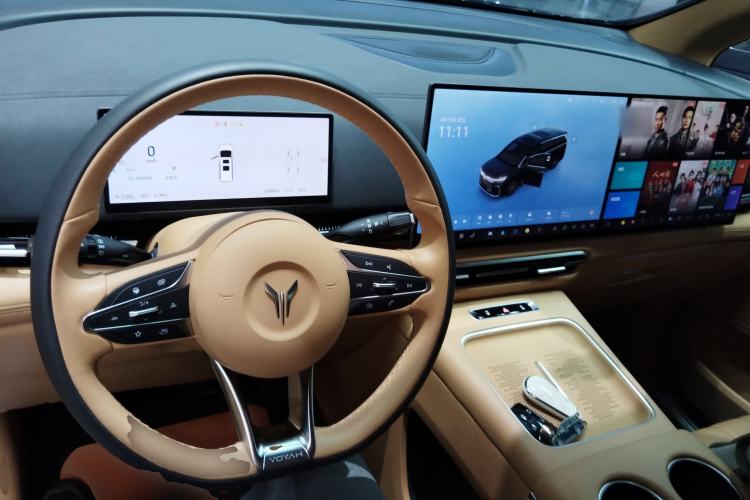 Used VOYAH Dream 2025 PHEV Four-Wheel Drive Excellence Kunpeng Edition