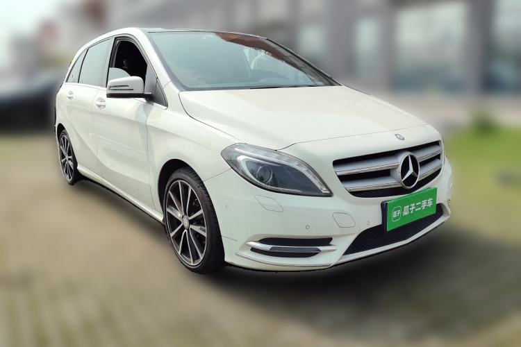Used Mercedes-Benz B-Class 2012 B 200 Front Right 45 Deg