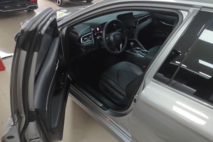 Used Toyota Camry 2021 2.5G Luxury Edition Driver Seat