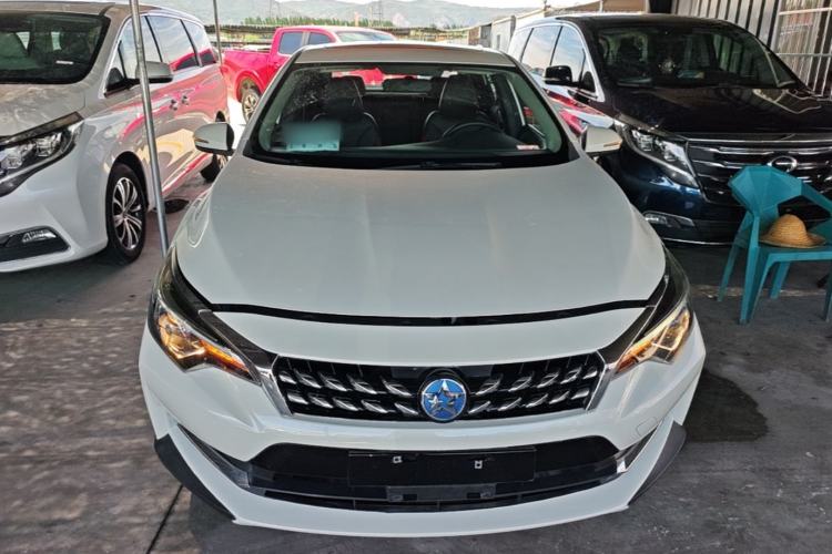 Used Venucia D60 2018 1.6L Manual Smart Connect Elite Edition
