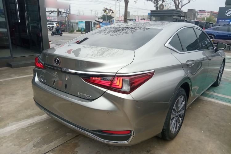 Used Lexus ES 2021 200 Excellence Edition
