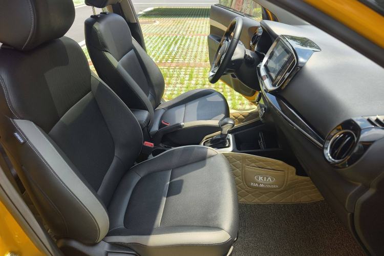 Used Kia kx1 Stonic 2021 1.4L CVT Sunroof Model