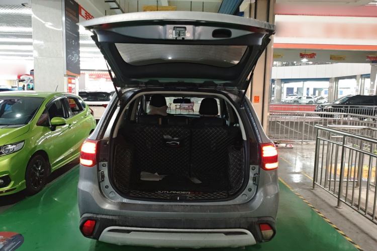 Used Mitsubishi Outlander 2019 2.0L Two-Wheel Drive Comfort Edition 5 Seats China VI Standard