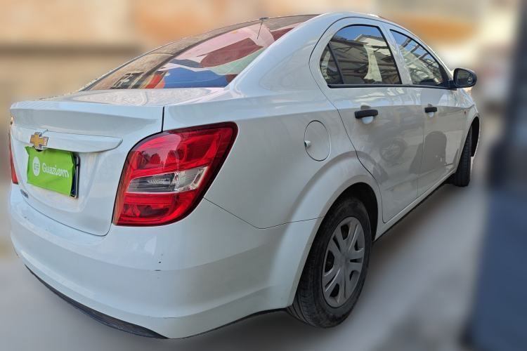 Used Chevrolet Aveo Sonic 2014 Sedan 1.4SL AT Fashion Edition