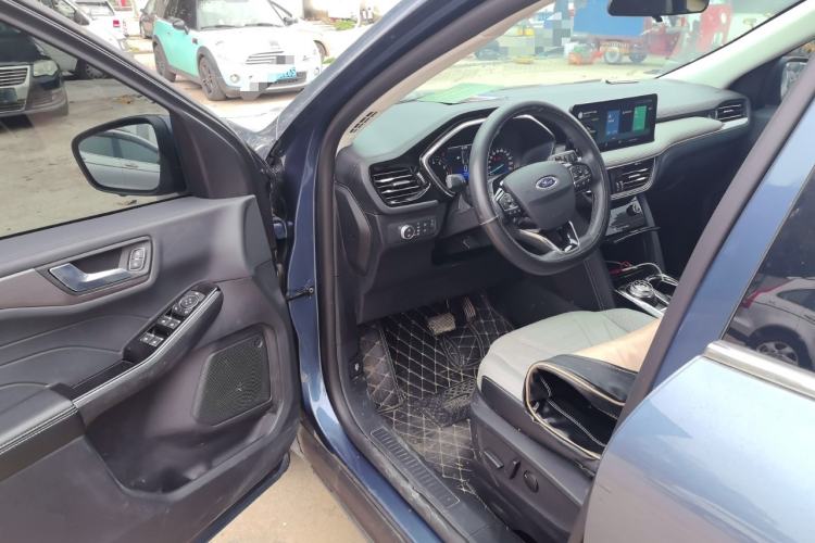 Used Ford Escape 2020 EcoBoost 245 Two-Wheel-Drive Titanium Edition
