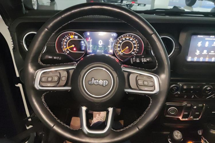 Used Jeep Wrangler 2019 2.0T Sahara Four-Door Version China VI Emission Standard