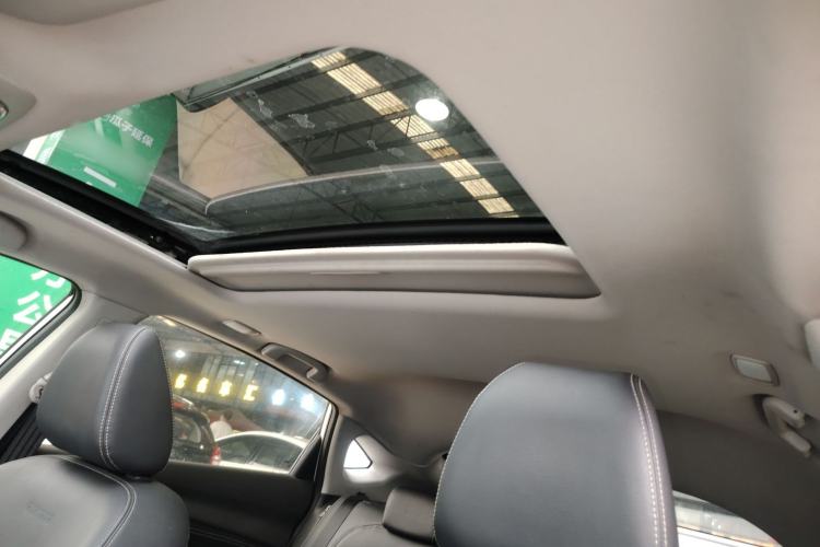 Used Venucia T90 2018 2.0L CVT Smart Connect Luxury Edition China V Standard Headliner