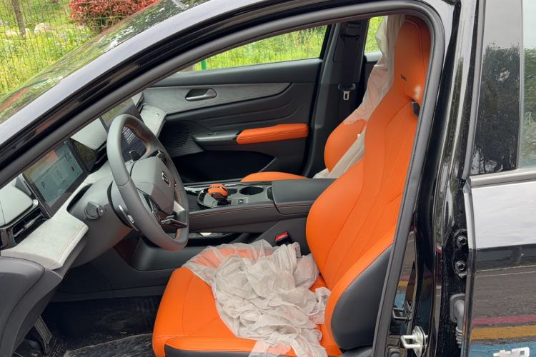 Used CHANGAN UNI-V 2025 Model Third-Generation 2.0T Dynamic Edition Interior 2