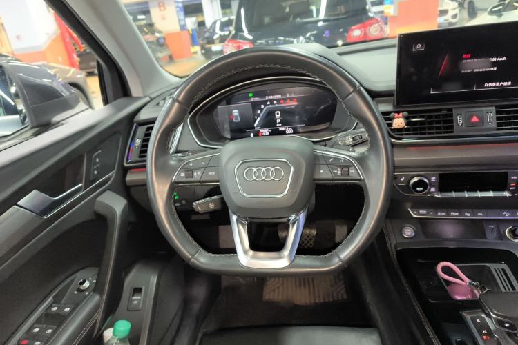 Used Audi Q5L 2022 40T Luxury Dynamic Model Steering Wheel