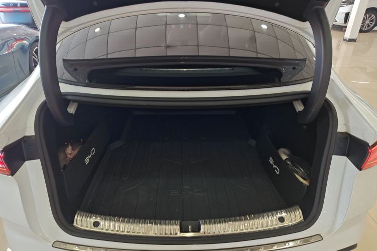 Used BYD Seal 06 New Energy 2024 DM-i 120KM Flagship Model
