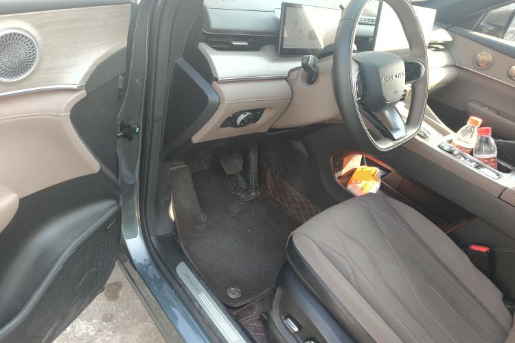 Used Chery Tiggo 8 PLUS 2025 290TGDI DCT Prestige 5-Seater
