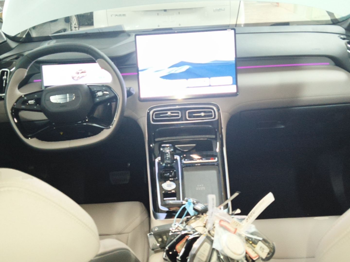Geely Auto FX11 2025 4th Generation 1.5TD DCT - Shanhe — снимка 12