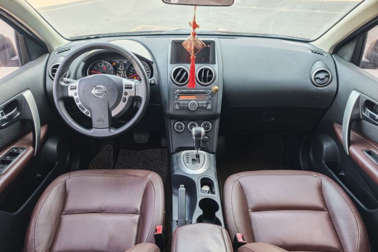 Used Nissan Qashqai 2015 2.0 XV Cool CVT 2WD Interior 4