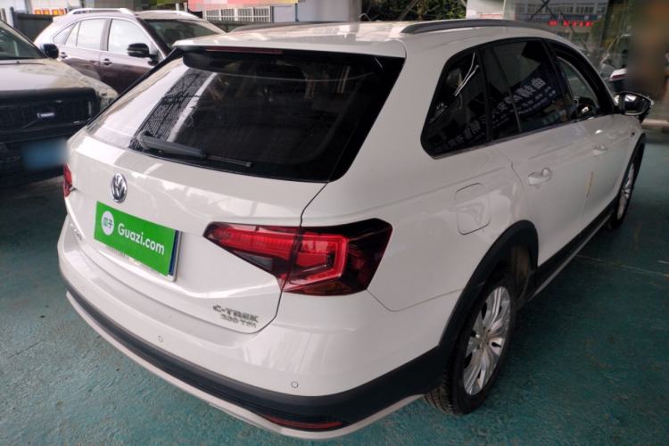 Used Volkswagen C-TREK 2017 230TSI DSG Comfort Version
