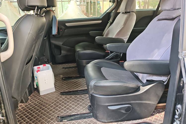 Used SAIC MAXUS G10 2016 2.0T Automatic Elite Edition Left Rear Seat