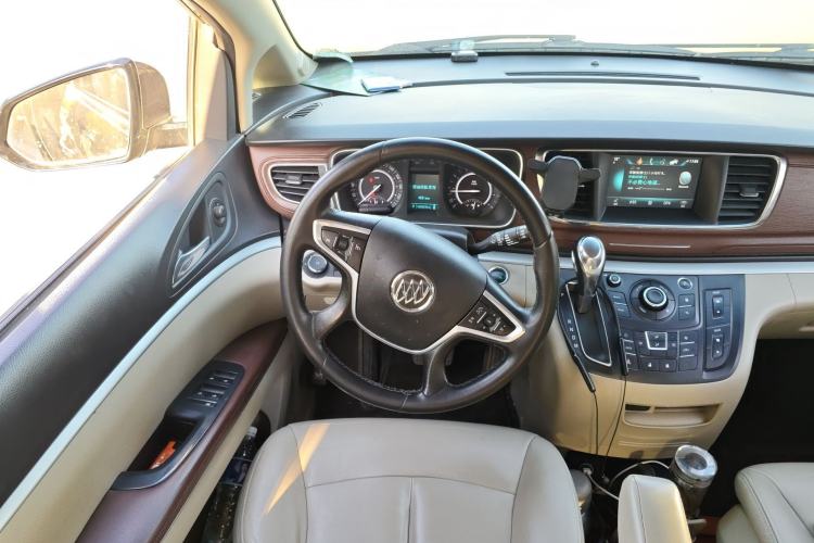 Used Buick GL8 2017 25S Luxury Version China V Standard Steering Wheel