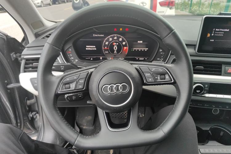 Used Audi A4L 2018 30th Anniversary Edition 45 TFSI quattro Sport model
