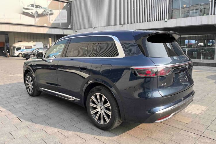 Used Hima AITO M8 2025 Model Pure Electric Max+ Six-Seat Four-Wheel-Drive Version
