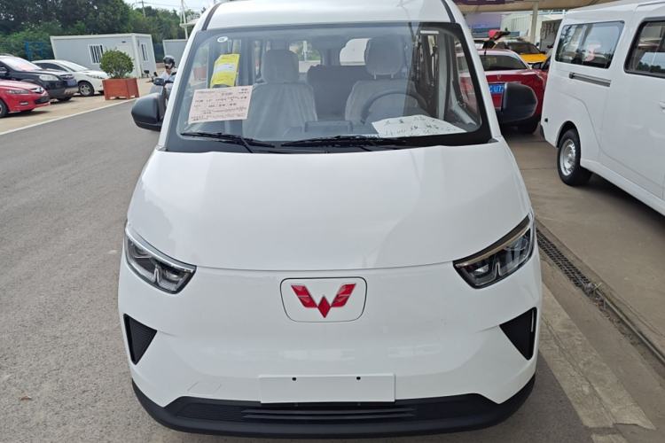 Used Wuling Yangguang 2025 Model 400km Bus Edition—Comfort Edition