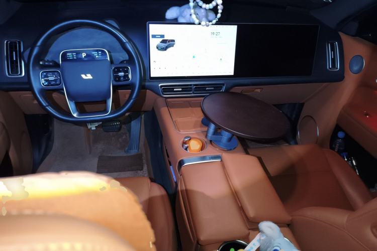 Used Li Auto L8 2023 Air model
