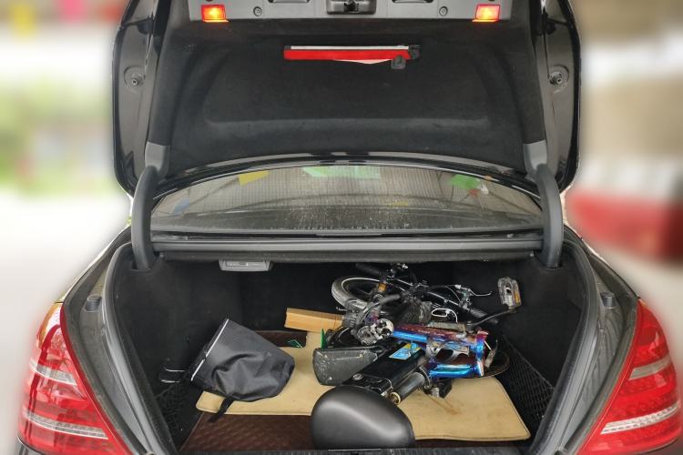 Used Mercedes-Benz S-Class 2012 S 300 L Business-Class Grand Edition Trunk