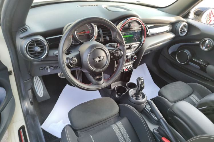 Used MINI 2019 1.5T COOPER Racing Driver
