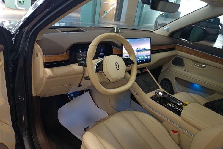 Used Hima AITO M7 2024 1.5T Four-Wheel Drive Plus Version 5 Seats Center Console