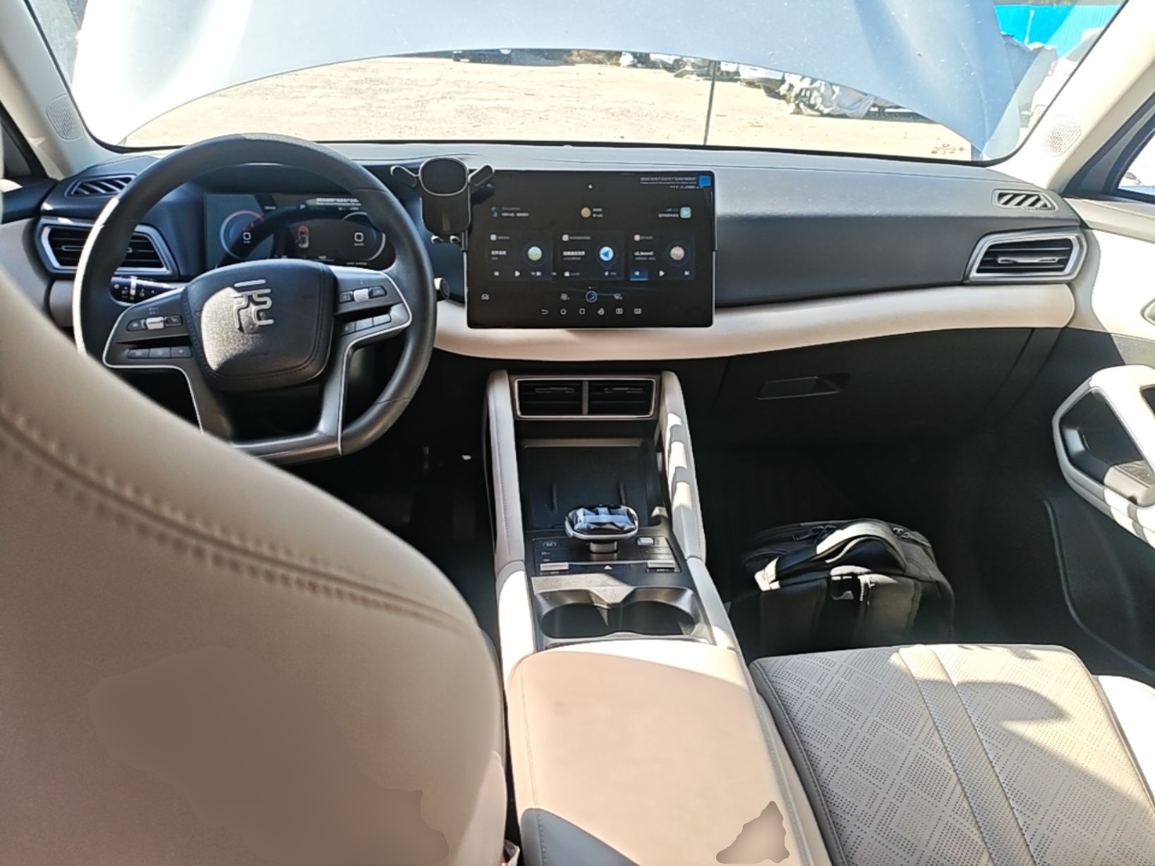 BYD Yuan UP 2024 401KM Leading Edition — снимка 12
