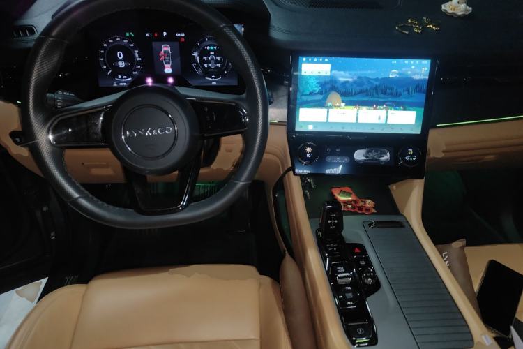 Used Lynk & Co 09 2021 2.0T Halo Six-Seater
