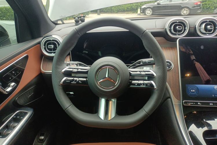 Used Mercedes-Benz GLC 2025 GLC 300 L 4MATIC Dynamic Model 5 Seats
