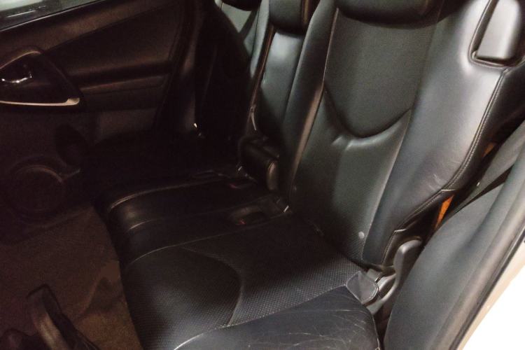 Used Toyota RAV4 2010 2.4L Automatic Deluxe Upgrade Edition