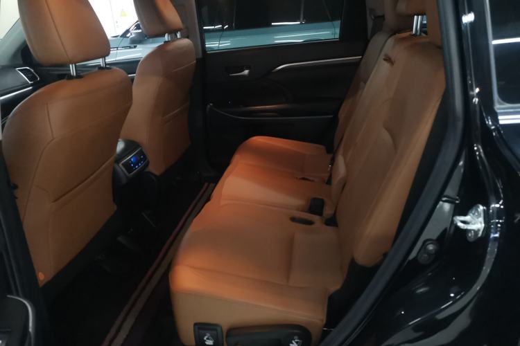 Used Toyota Highlander 2018 2.0T Four-Wheel Drive Knight Edition 7 Seats China VI Standard Left Rear Seat