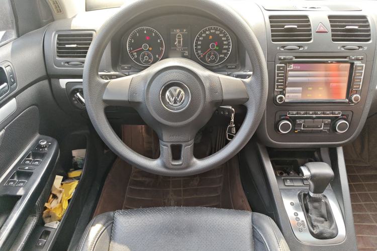 Used Volkswagen Sagitar 2011 1.4 TSI Automatic Luxury Edition
