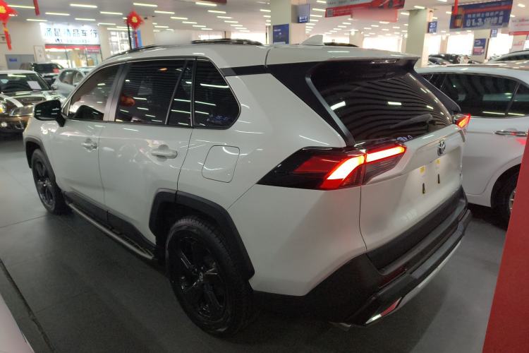 Used Toyota RAV4 2020 Dual-Engine 2.5L E-CVT 4x4 Elite PLUS Edition
