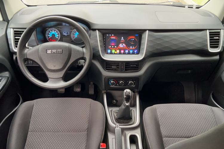 Used Jinbei Gold Hiace M Classic 2022 1.5L Engineering Lion Passenger Vehicle 6 Seats Center Console