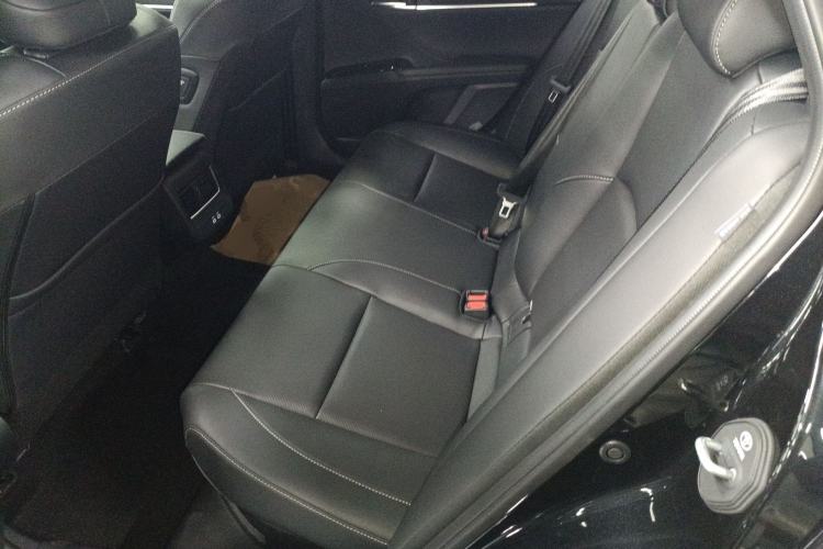 Used Toyota Camry 2026 Model Dual-Engine 2.0HSE Sport Lite Edition
