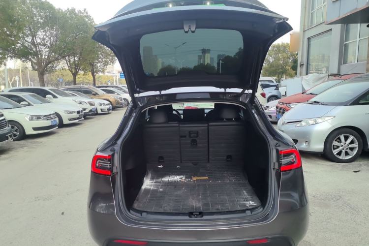 Used Tesla Model Y 2022 Long-Range All-Wheel-Drive Version