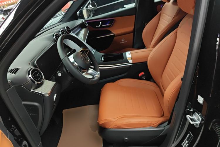 Used Mercedes-Benz GLC 2026 GLC 260 L 4MATIC Classic Edition Left Front Seat