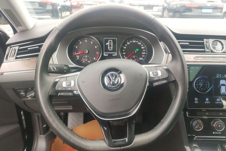 Used Volkswagen Magotan 2019 330TSI DSG Leading Model China VI Standard